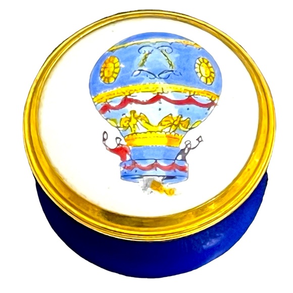 Vintage Crummles Enamel Porcelain Hot-air Ballon Mini Pill Box & Lid Gold Tone